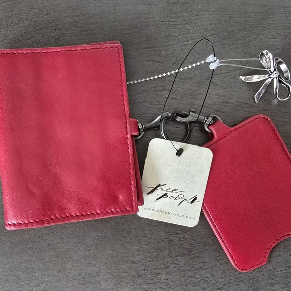 NWT Free People All You Need Cardholder with Bonus Ring 💍♥️💍♥️💍♥️💍♥️💍♥️ - Picture 5 of 8
